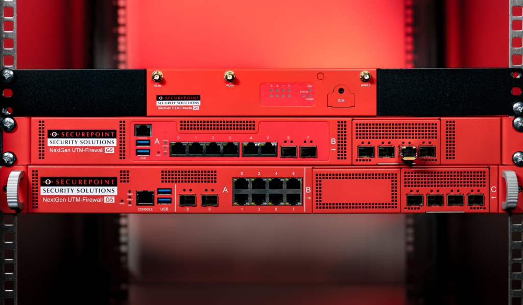 UTM-Firewall RC Serie 1000 G5 von Securepoint im Serverrack
